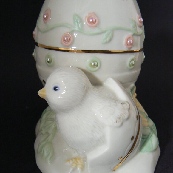 LENOX PETALS & PEARLS CHICK BUD VASE - Picture 11 of 12